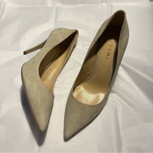M.Gemi Suede Cream Stiletto Pumps 39.5 Like New